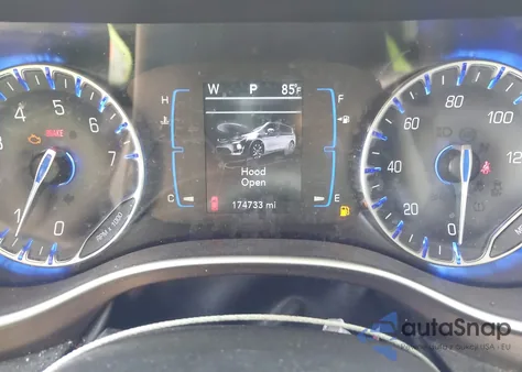 2017 Chrysler Pacifica Touring-L z USA, uszkodzony, nr VIN 2C4RC1BG7HR527307